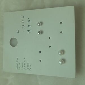 Pearl and Silver Stud set